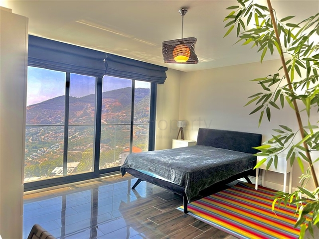 Просторная вилла с панорамным видом на море в сердце Аланьи