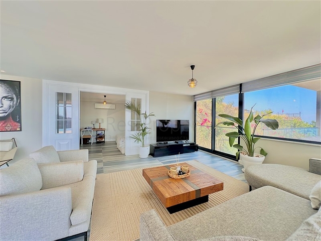 Просторная вилла с панорамным видом на море в сердце Аланьи