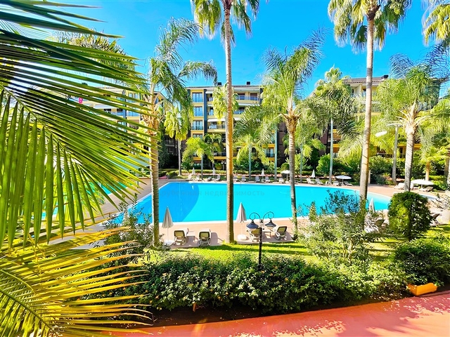 Просторная квартира у моря с богатой инфраструктурой в центре Аланьи