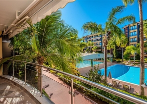 Просторная квартира у моря с богатой инфраструктурой в центре Аланьи