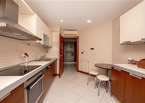 Просторная квартира у моря с богатой инфраструктурой в центре Аланьи