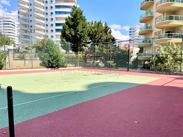 Просторная квартира 2+1 с бассейном и развитой инфраструктурой в центре Махмутлара