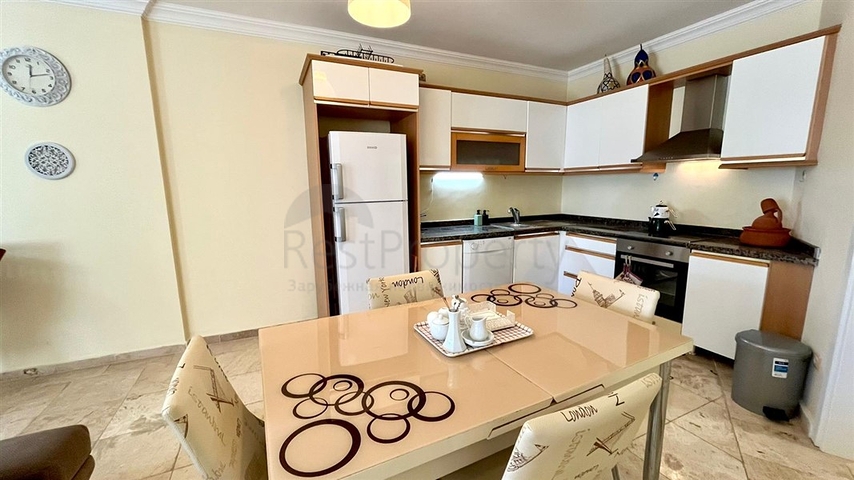 Просторная квартира 2+1 с бассейном и развитой инфраструктурой в центре Махмутлара