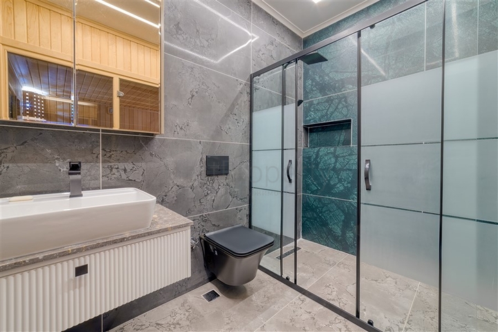 Просторная вилла 4+1 с видом на море и собственной инфраструктурой в Кестеле