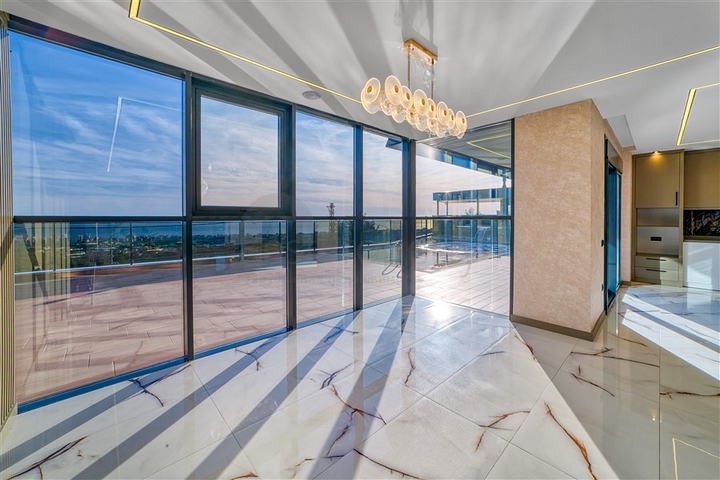 Просторная вилла 4+1 с видом на море и собственной инфраструктурой в Кестеле