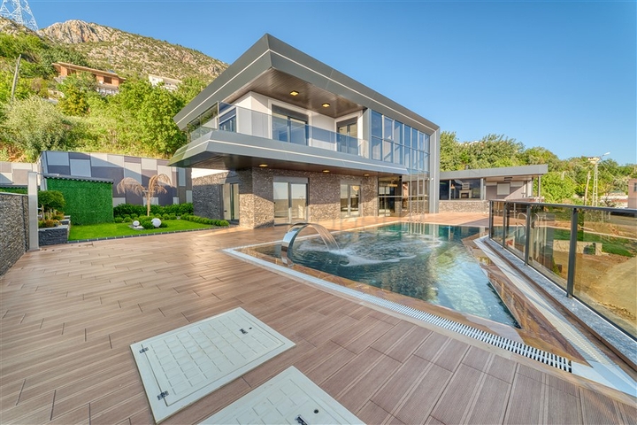 Просторная вилла 4+1 с видом на море и собственной инфраструктурой в Кестеле