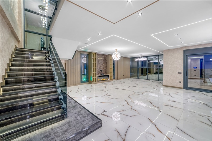 Просторная вилла 4+1 с видом на море и собственной инфраструктурой в Кестеле