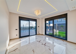 Просторная вилла 4+1 с видом на море и собственной инфраструктурой в Кестеле