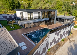 Просторная вилла 4+1 с видом на море и собственной инфраструктурой в Кестеле