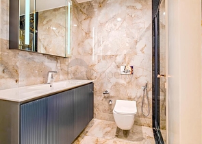 Современная квартира 2+1 в новом жилом комплексе у моря в районе Тюрклер