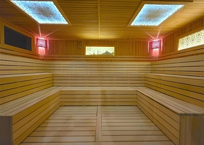 Современная квартира 2+1 в новом жилом комплексе у моря в районе Тюрклер