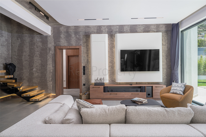 Стильная вилла 5+1 в районе Фетхие 