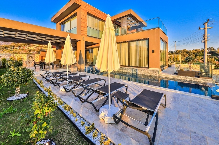 Элегантная вилла с бассейнами и видом на море в Калкане Элегантная вилла с бассейнами и видом на море в Калкане