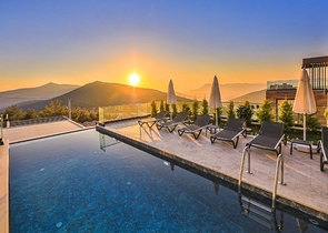 Элегантная вилла с бассейнами и видом на море в Калкане Элегантная вилла с бассейнами и видом на море в Калкане