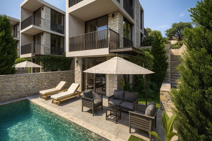 Уединённая вилла с личным бассейном в Калкане