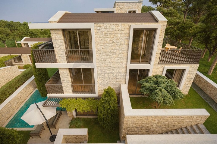 Уединённая вилла с личным бассейном в Калкане