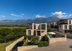 Уединённая вилла с личным бассейном в Калкане Уединённая вилла с личным бассейном в Калкане