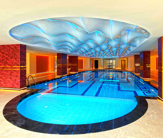 Просторная квартира с современным дизайном в Махмутларе