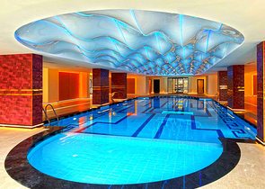 Просторная квартира с современным дизайном в Махмутларе