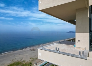 Квартира с современным дизайном рядом с морем в Махмутларе