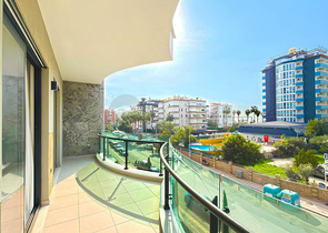 Современные апартаменты у моря в Тосмуре