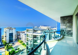 Роскошный пентхаус с видом на море в Тосмуре