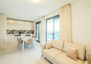 Роскошный пентхаус с видом на море в Тосмуре