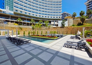 Роскошный пентхаус с видом на море в Тосмуре