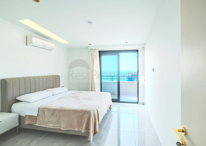 Роскошный пентхаус с видом на море в Тосмуре