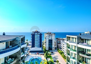 Роскошный пентхаус с видом на море в Тосмуре