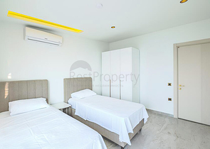 Роскошный пентхаус с видом на море в Тосмуре