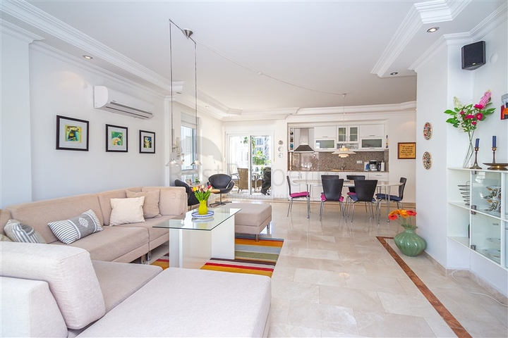 Просторная квартира 2+1 рядом с морем в Оба