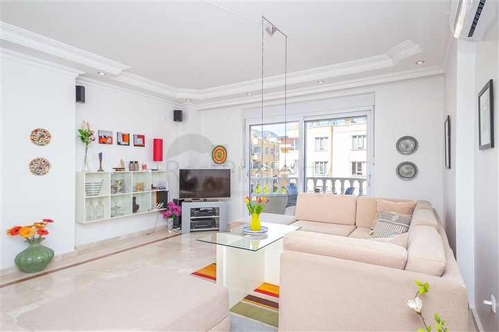 Просторная квартира 2+1 рядом с морем в Оба