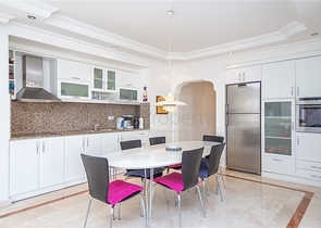 Просторная квартира 2+1 рядом с морем в Оба