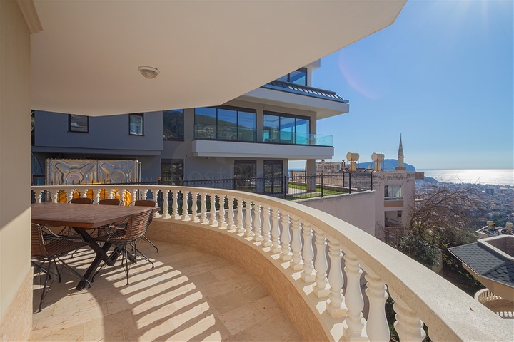 Пентхаус 3+1 с панорамным видом на море в Бекташ, Аланья