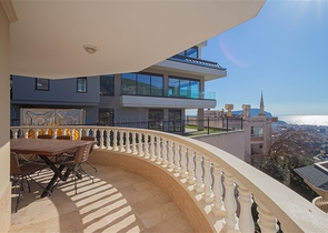 Пентхаус 3+1 с панорамным видом на море в Бекташ, Аланья