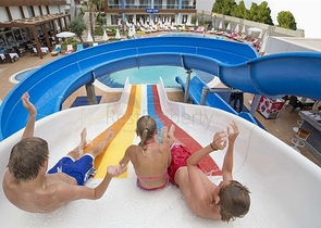 Просторная квартира 2+1 в современном комплексе в Джикджилли