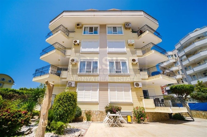 Просторная квартира 2+1 рядом с морем в тихом зеленом районе