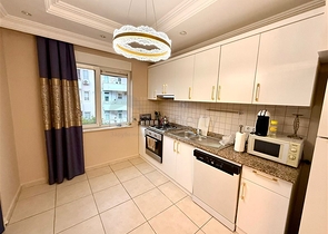 Просторная квартира 2+1 рядом с морем в тихом зеленом районе