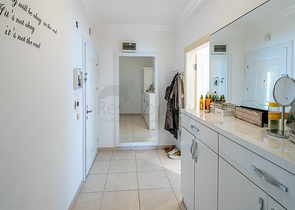 Просторная квартира 2+1 рядом с морем в тихом зеленом районе