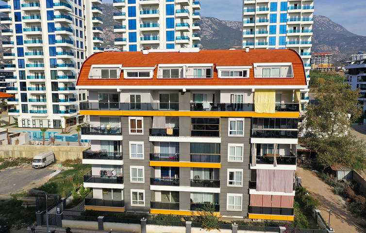 Квартира 2+1 в современном комплексе рядом с морем в Махмутларе