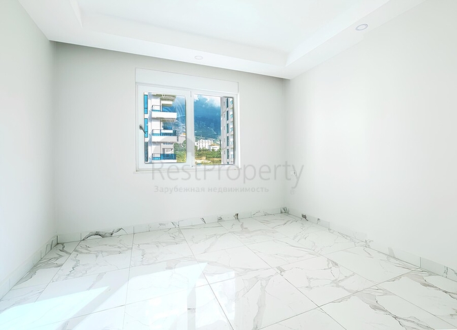 Просторный пентхаус 3+1 с террасой в современном комплексе рядом с морем в Махмутларе