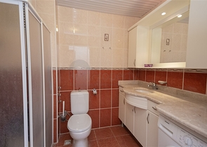 Просторная 2+1 квартира рядом с морем в Тосмуре