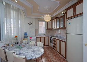 Просторная 2+1 квартира рядом с морем в Тосмуре