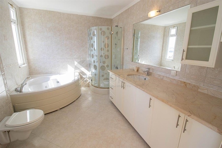 Вилла с просторной планировкой в районе Каргаджак 