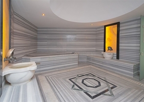 Вилла с просторной террасой в зеленой части района Конаклы