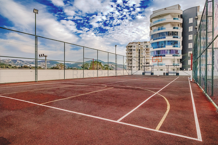 Просторная квартира 2+1 в современном комплексе в Махмутларе