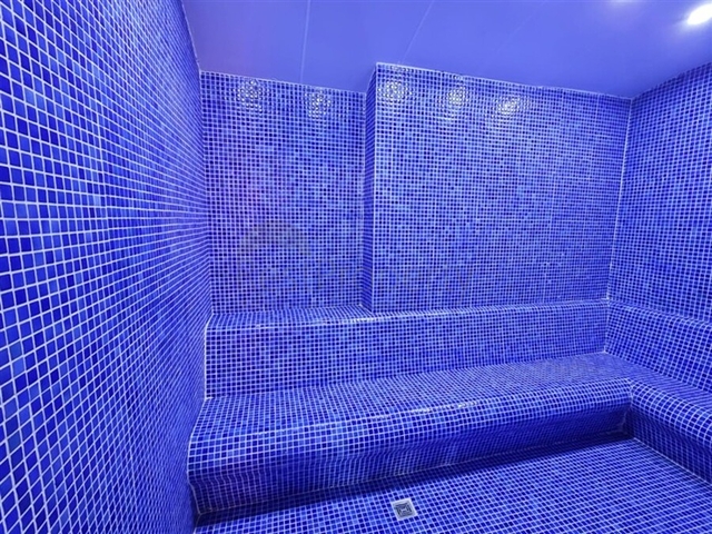 Стильная меблированная квартира с богатой инфраструктурой рядом с морем