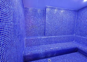 Стильная меблированная квартира с богатой инфраструктурой рядом с морем