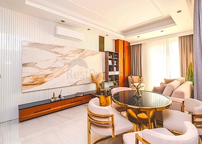 Стильная меблированная квартира с богатой инфраструктурой рядом с морем